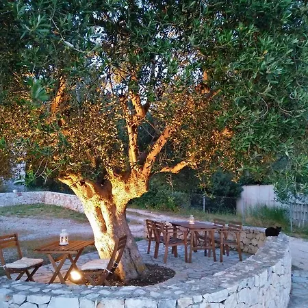 Maniata Holiday 4 Apartman Antipata