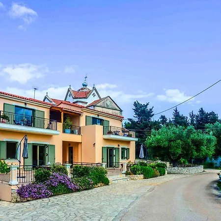 Maniata Holiday 4 *